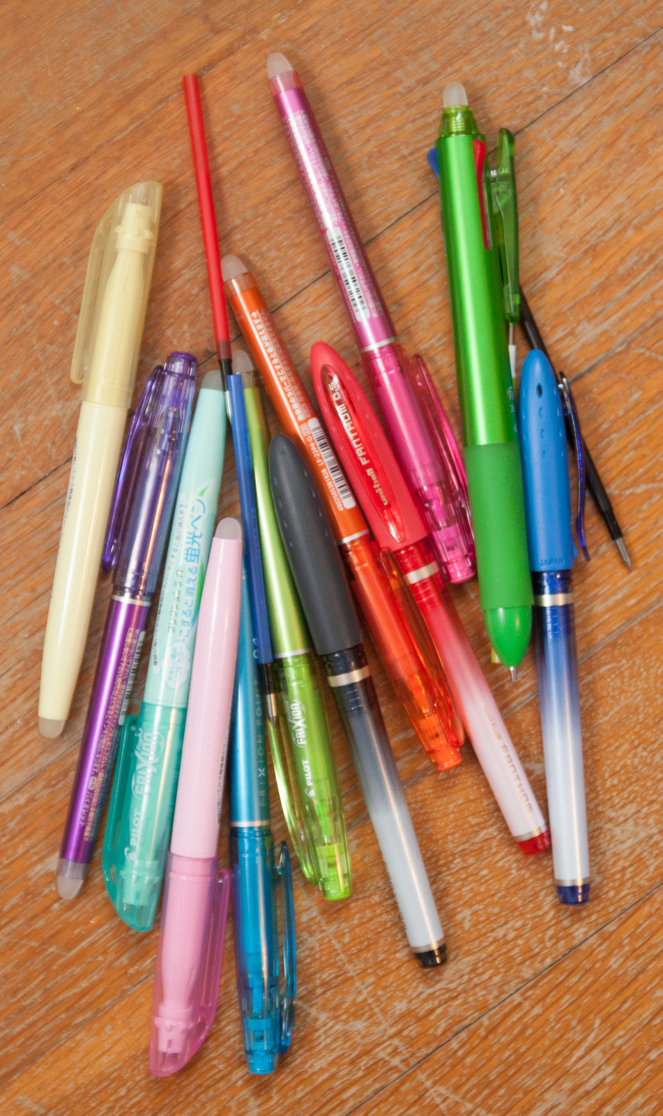 Review: ALL The Erasable Pens (Pilot Frixion + Uni Fanthom) - The