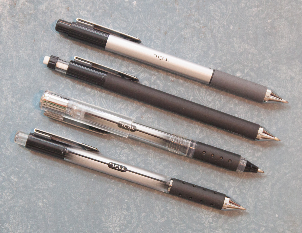 Gourmet Pens: Review: Pilot G2 0.7 mm Retractable Gel Ink Pen Navy Blue